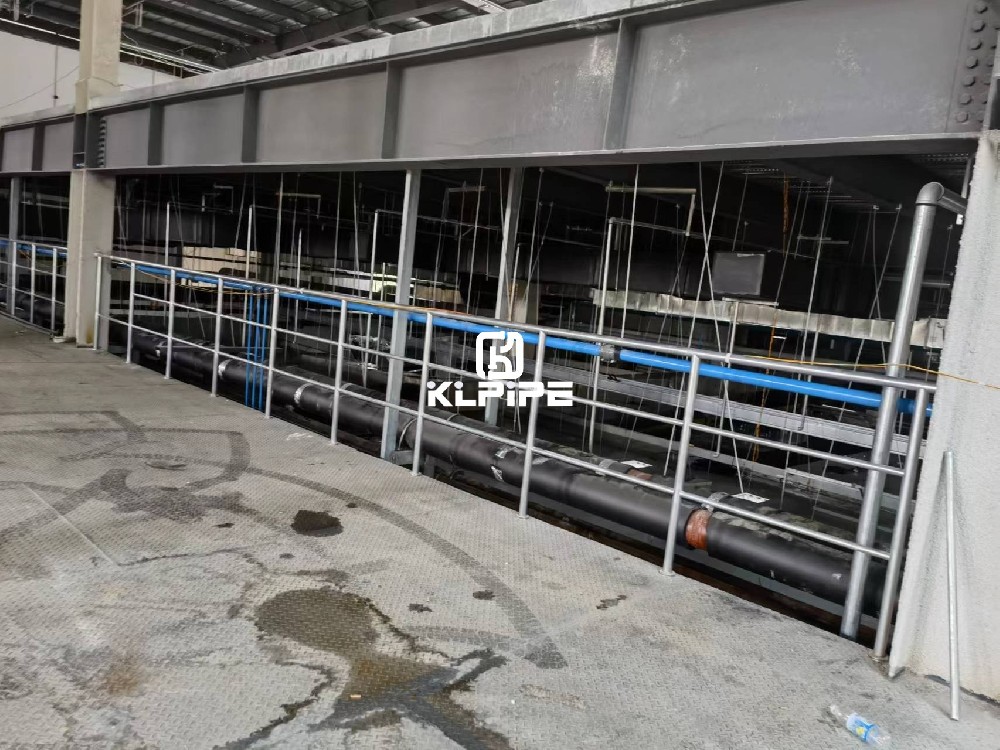 蓝色压缩空气管道